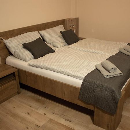 Apartmany Pilot Velka Hledsebe Esterno foto