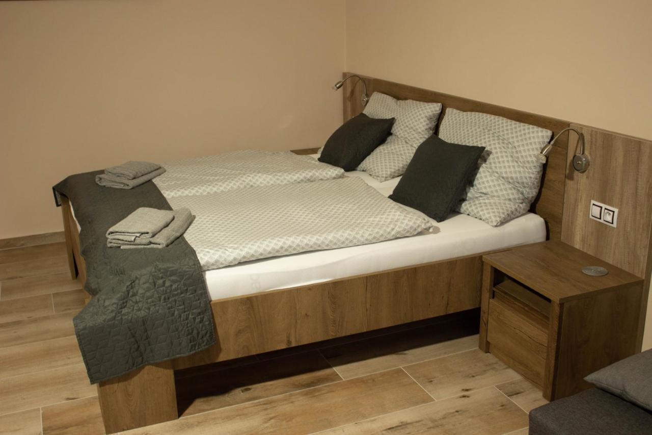 Apartmany Pilot Velka Hledsebe Esterno foto